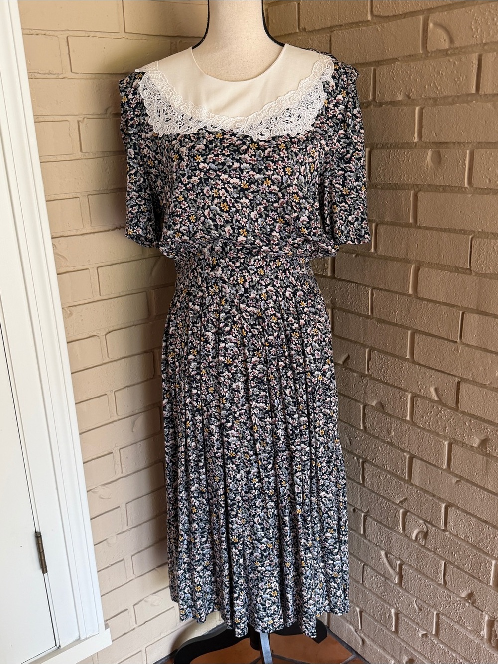 Floral Maxi Dress Trad Wife Lace Collar Modest Size 12 Vintage 90s Olivia Rose